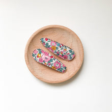 Load image into Gallery viewer, Abagail Hair Clips