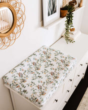 Load image into Gallery viewer, Bassinet Sheet/Change Pad Cover &lt;br&gt; Eucalypt
