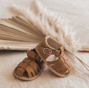 Wax Leather Enclosed Toe Sandals <br> Brown